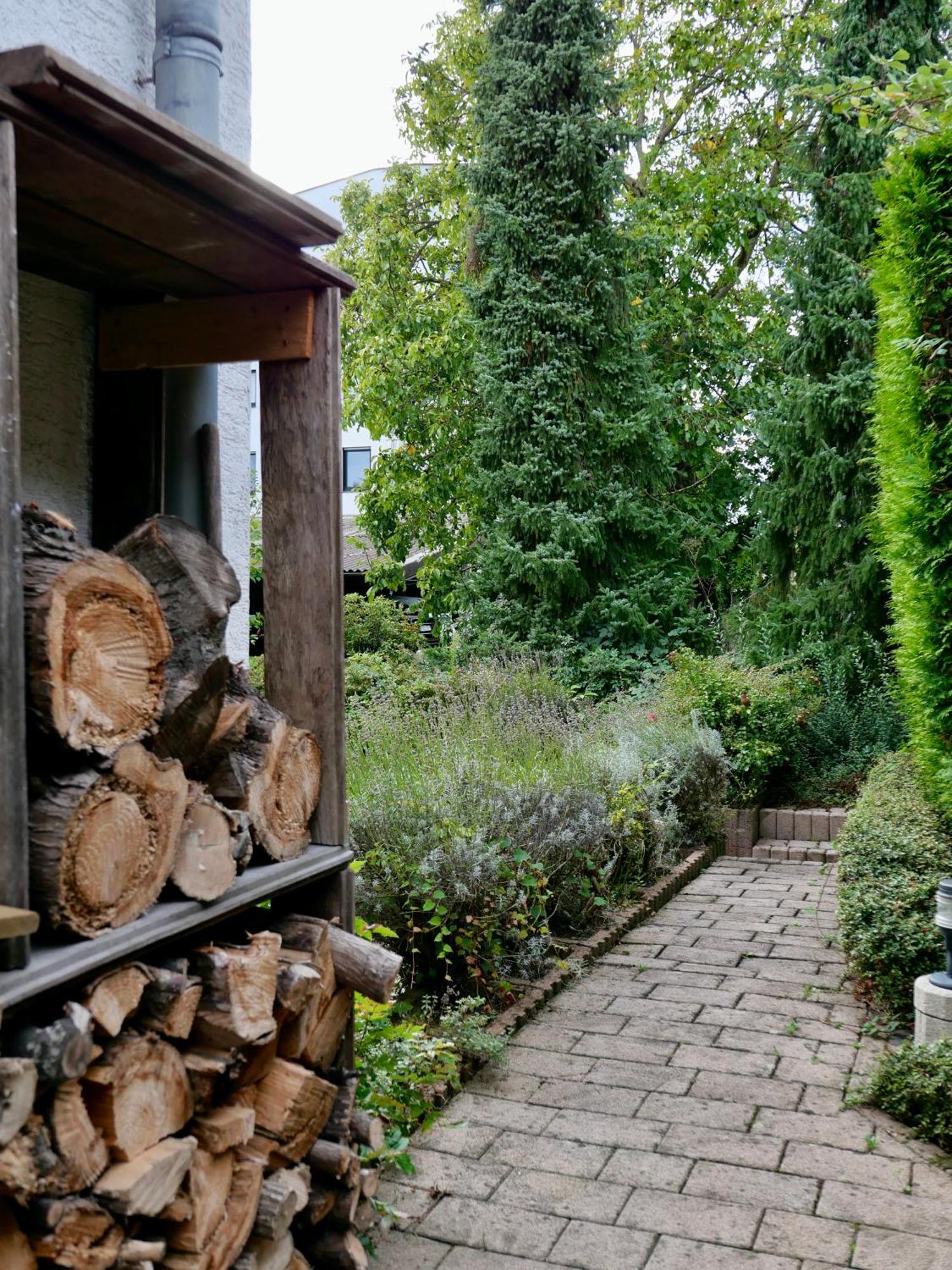Apartment Schoenes Mit Terrasse Im Steingarten *
